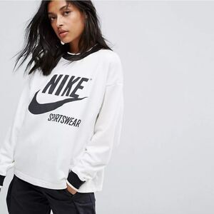 Nike Women's Archive Sweatshirt
